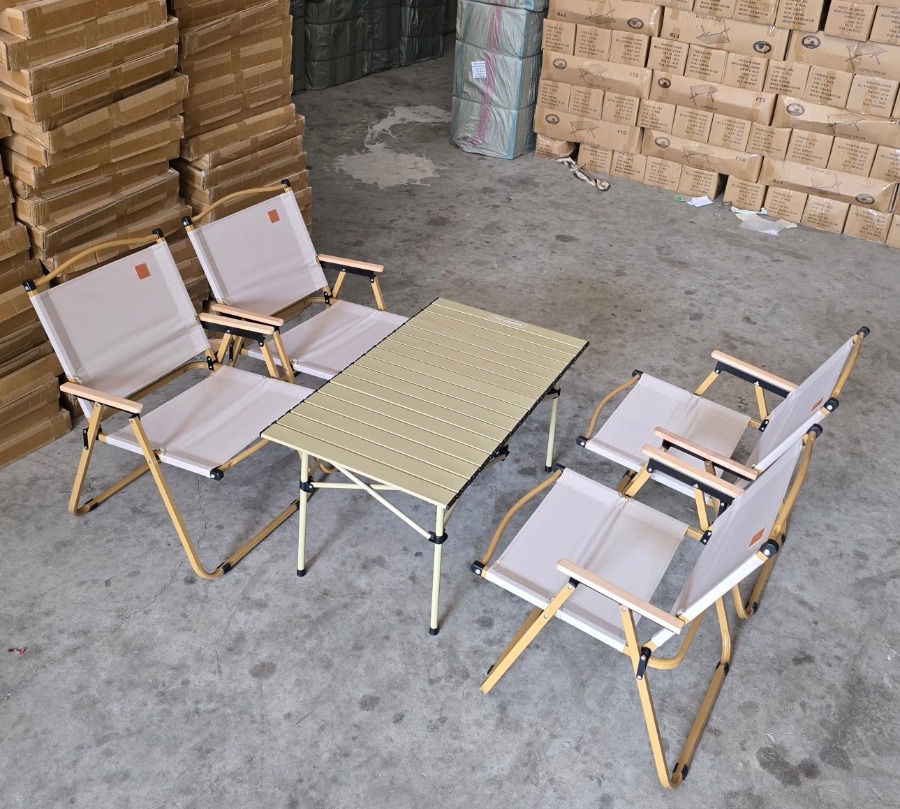 เก้าอี้ตั้งแคมป์ เก้าอี้พับกลางแจ้ง เก้าอี้สนาม เก้าอี้ตลาดกลางคืน พร้อมถุงเก็บเพื่อป้องกันการชน