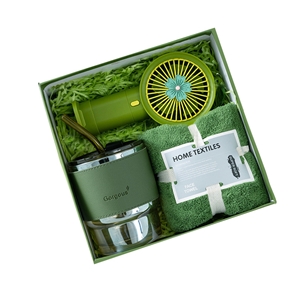 ชุดของขวัญ ของแจกสีเขียว ชุดเซ็ทรับไหว้ ชุดเช็ทผ้าเช็ดตัว+แก้วกาแฟ นมร้อน น้ำผลไม้ เครื่องหนัง